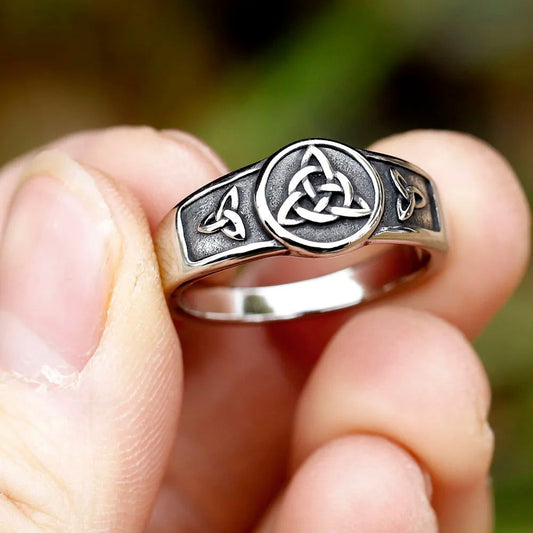 Celtic Knot Ring Mens - Stainless Steel Silver - Unisex - That Rock Aesthetic