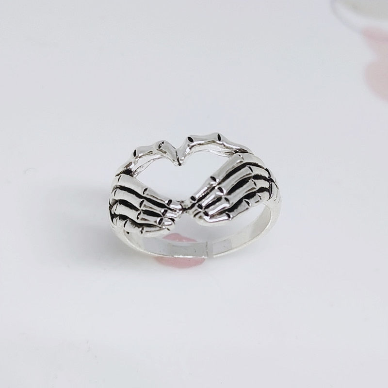 Heart Hands Skeleton Ring - Silver - Unisex - That Rock Aesthetic