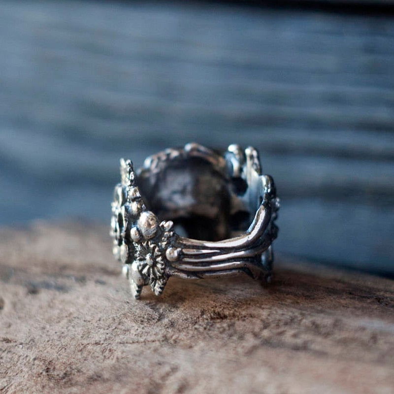 Gothic Flowers and Roses Skull Ring - Stainless Steel Silver - Unisex - That Rock Aesthetic