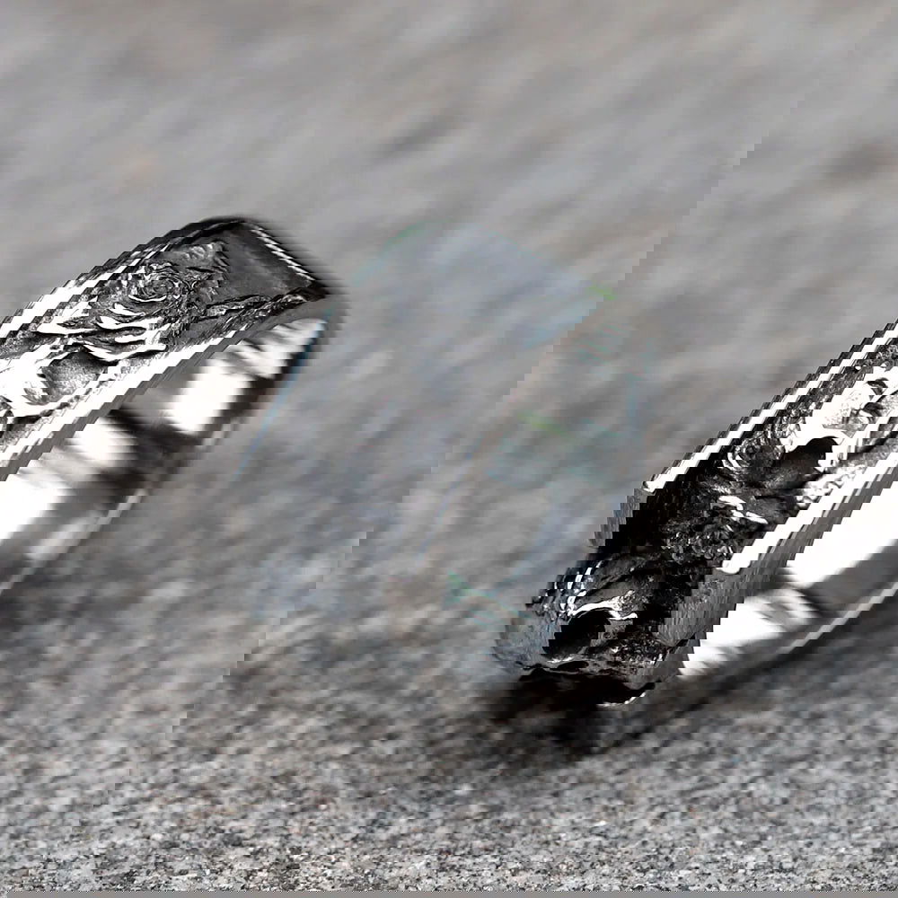 Skull & Roses Mens Ring - Stainless Steel Silver - Unisex - That Rock Aesthetic