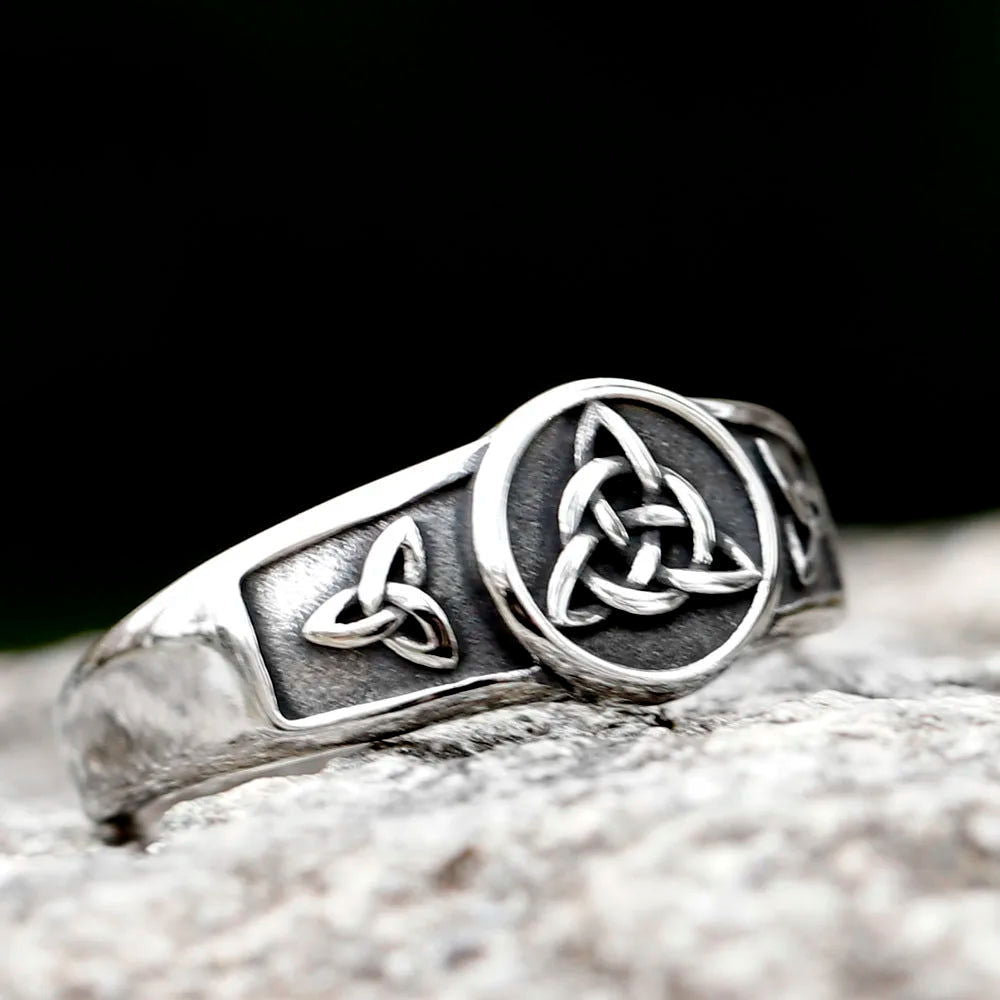 Celtic Knot Ring Mens - Stainless Steel Silver - Unisex - That Rock Aesthetic