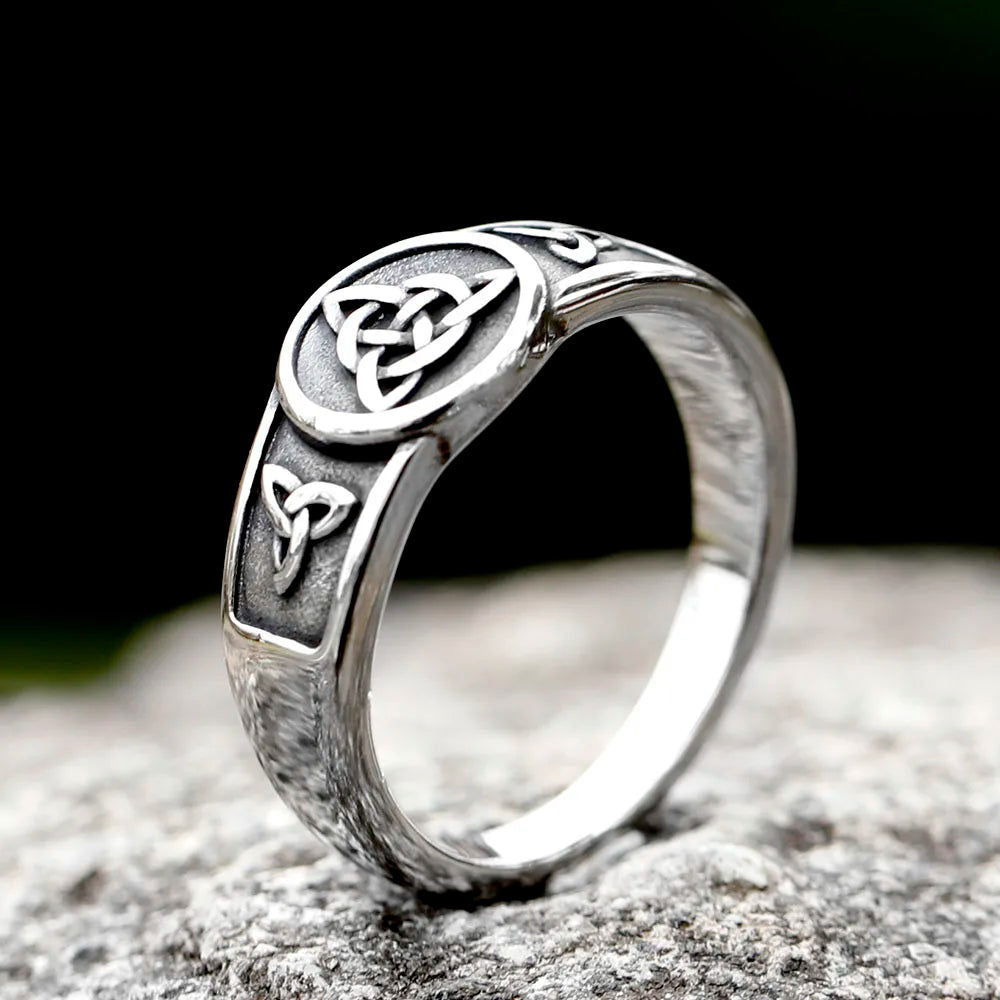 Celtic Knot Ring Mens - Stainless Steel Silver - Unisex - That Rock Aesthetic