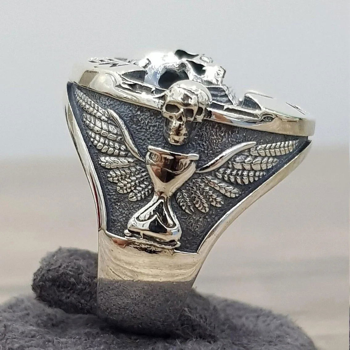 Memento Mori Skull Gothic Biker Mens Signet Ring - Stainless Steel Silver - Unisex - That Rock Aesthetic