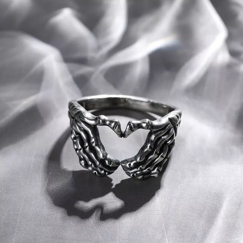 Heart Hands Skeleton Ring - Silver - Unisex - That Rock Aesthetic