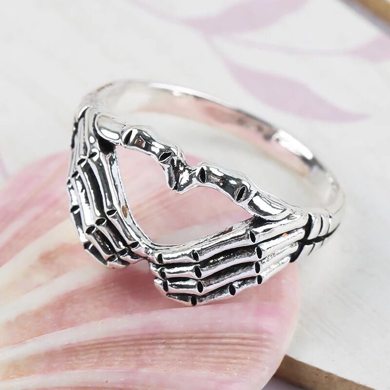 Heart Hands Skeleton Ring - Silver - Unisex - That Rock Aesthetic
